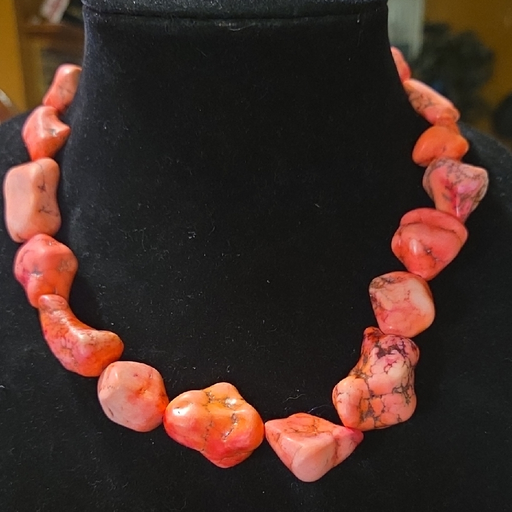 🚨2 For $38🚨Vintage Watermelon Howlite Statement Necklace